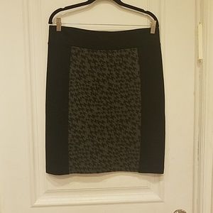 Kensie | Black and gray skirt